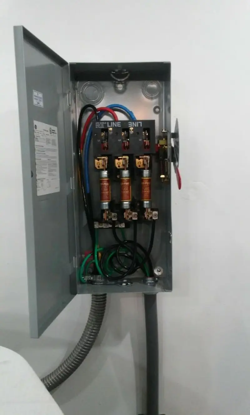 Three-phase disconnect switch installed for Electrical Wiring & Rewiring in Wimauma